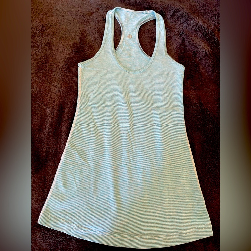 Lululemon tank shirt